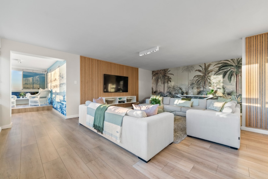 To Let 4 Bedroom Property for Rent in Sea Point Western Cape
